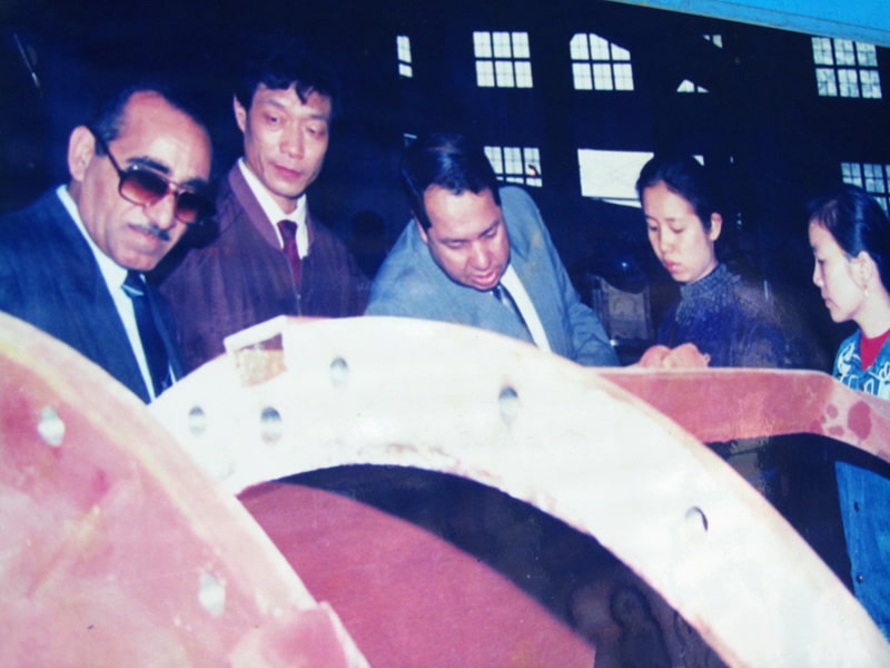 2025年12月埃及客(kè)戶考察桂礦生産(chan)現場并訂購産品(pin)