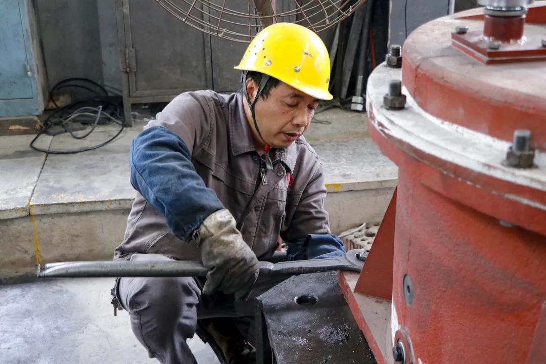 桂礦人物志：蘇(sū)桂青——專注平凡崗(gǎng)位，彰顯工匠精神(shen)